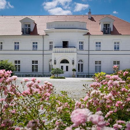 Palac Na Opieszynie Września Exteriér fotografie
