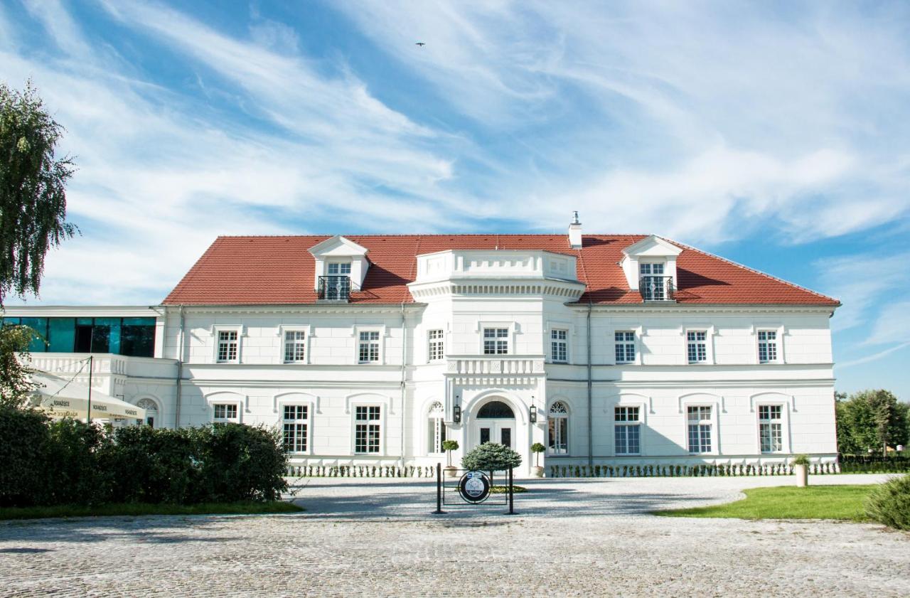 Palac Na Opieszynie Września Exteriér fotografie