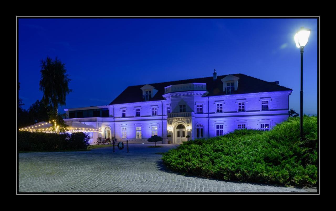 Palac Na Opieszynie Września Exteriér fotografie